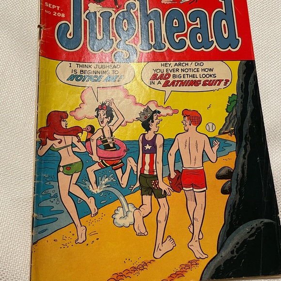 Bundle of 9 Vintage Misc. Comic Books - Picture 8 of 10